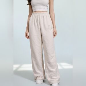 ALTAR'D STATE AS Revival Wide Leg Fleece Sweatpants. Cream. Size Small